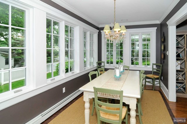 271 Orchard Pl Ridgewood, NJ 07450