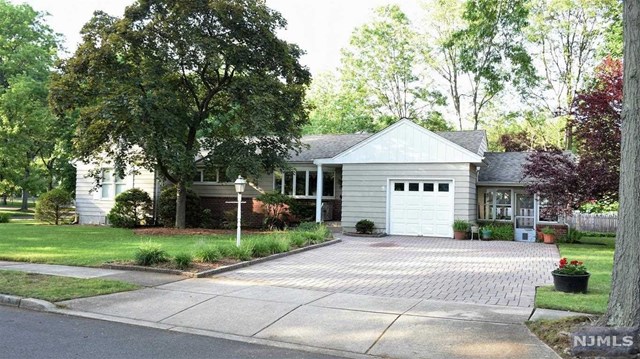 For Sale: 5 Franklin Pl Glen Rock, NJ 07452