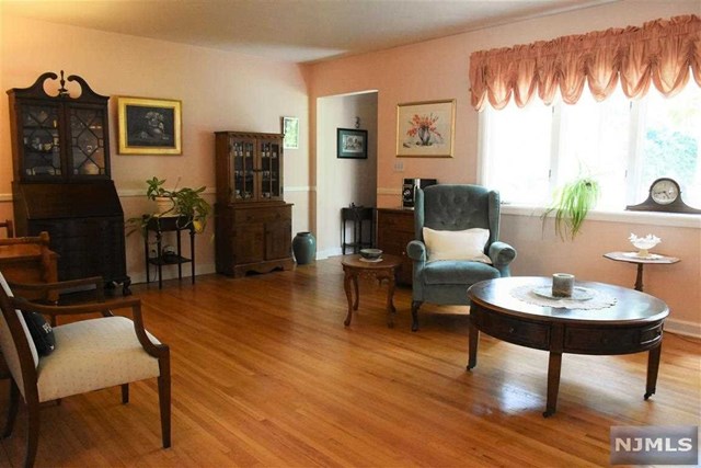 For Sale: 5 Franklin Pl Glen Rock, NJ 07452