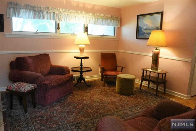 For Sale: 5 Franklin Pl Glen Rock, NJ 07452