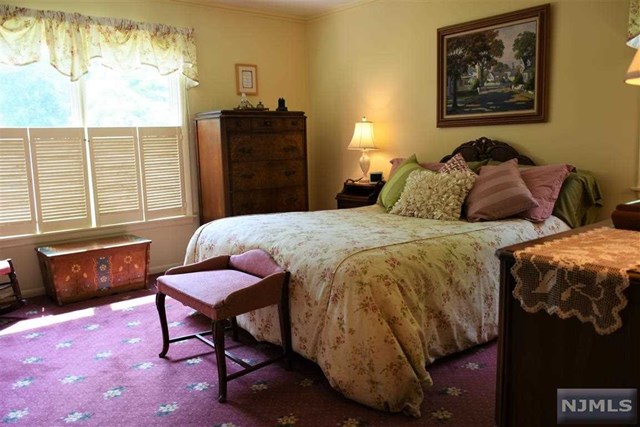 For Sale: 5 Franklin Pl Glen Rock, NJ 07452
