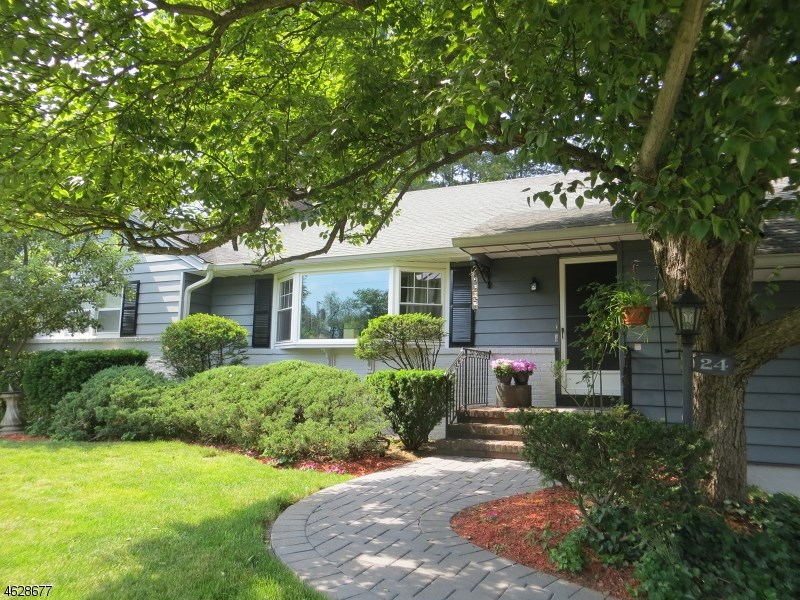 For Sale: 24 Rockingham Pl Glen Rock, NJ 07452