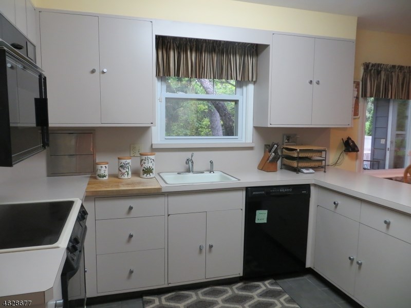 For Sale: 24 Rockingham Pl Glen Rock, NJ 07452
