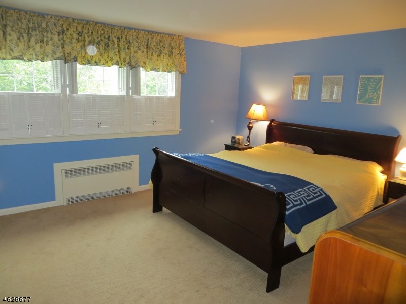 For Sale: 24 Rockingham Pl Glen Rock, NJ 07452