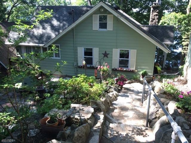 10 Laurel Pl