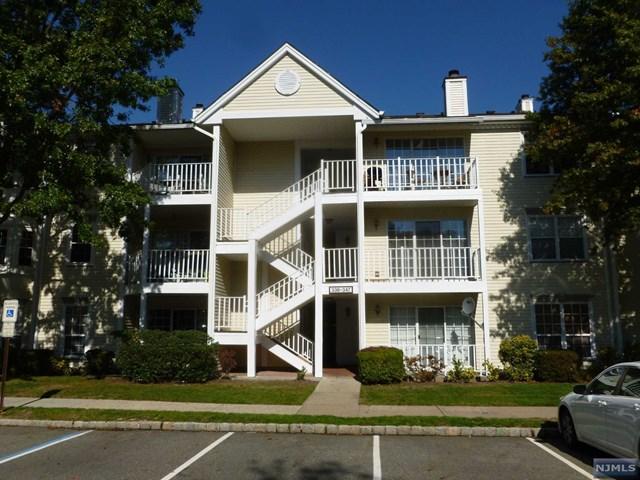 10 Laurel Pl