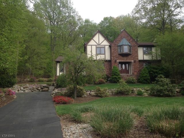 32 Elinora Dr