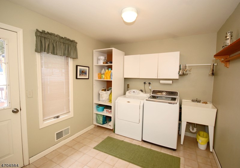 32 Elinora Dr