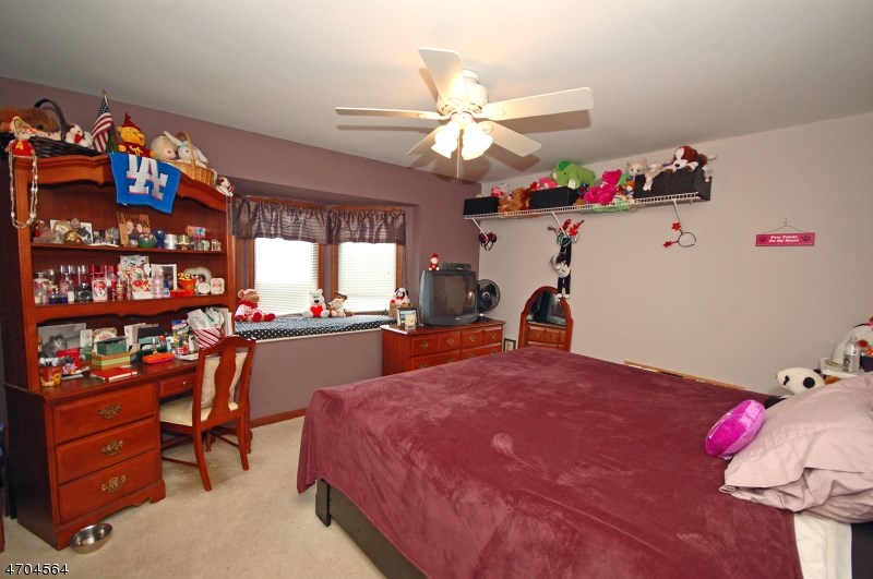32 Elinora Dr