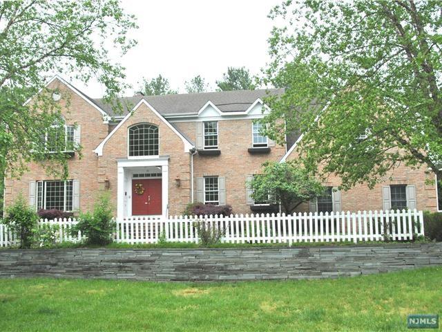 74 Hampshire Hill Rd