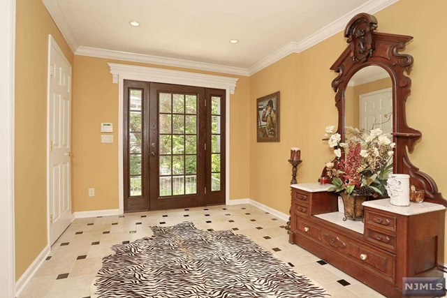 For Sale: 20 Hemlock Hill Rd Saddle River, NJ 07458