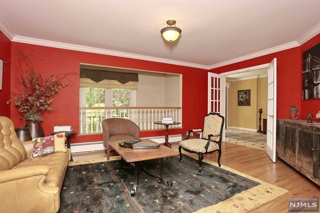 For Sale: 20 Hemlock Hill Rd Saddle River, NJ 07458