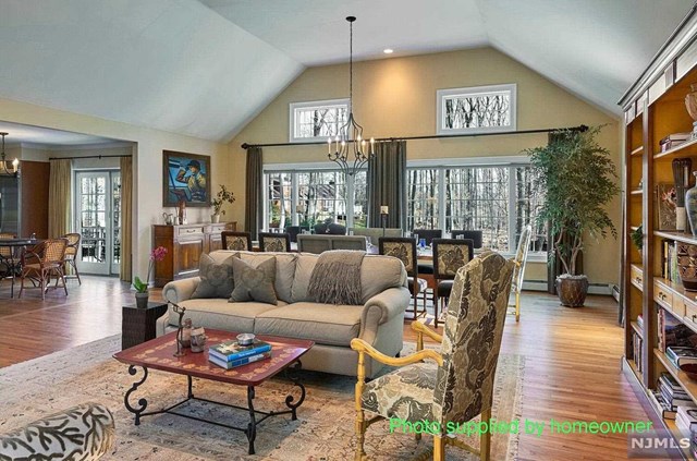 For Sale: 20 Hemlock Hill Rd Saddle River, NJ 07458
