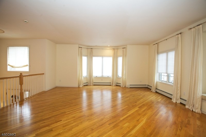 For Sale: 2 Sherbrooke Ct Saddle River, NJ 07458