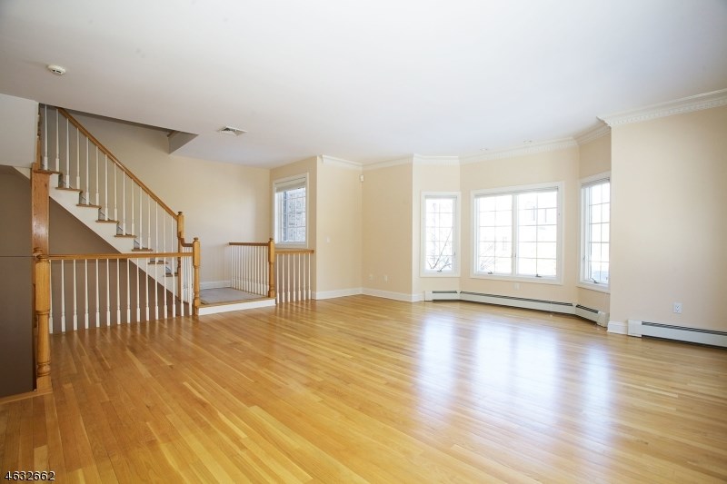 For Sale: 2 Sherbrooke Ct Saddle River, NJ 07458