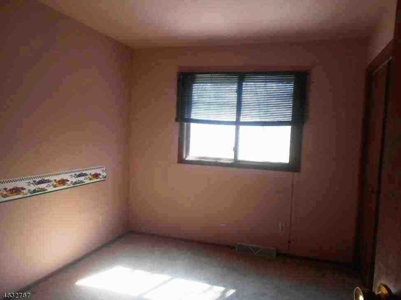 For Sale: 8 Mango Dr Sussex, NJ 07461