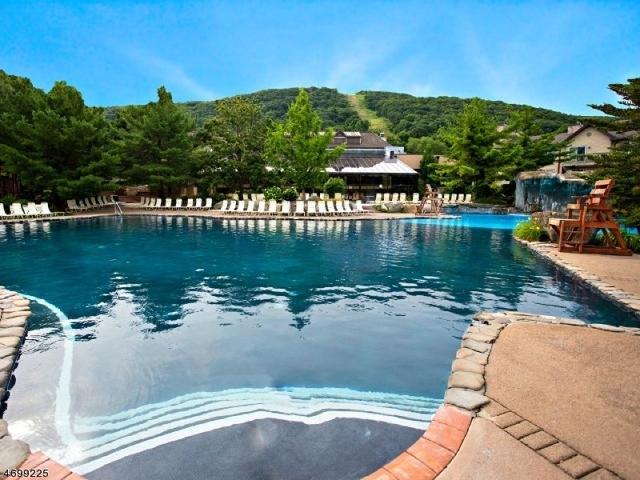 14 Village Way UNIT 3