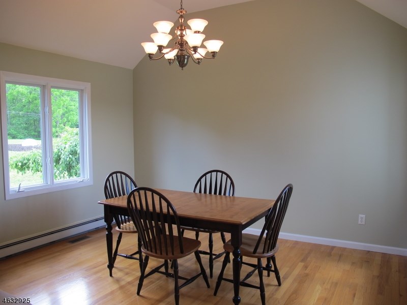 7 Mac Peek Rd Vernon, NJ 07462