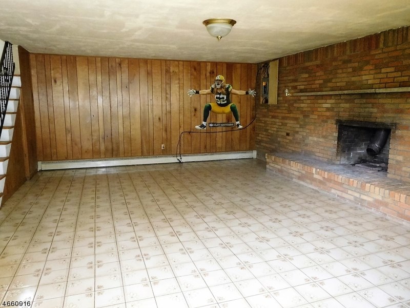 23 Clover Ln