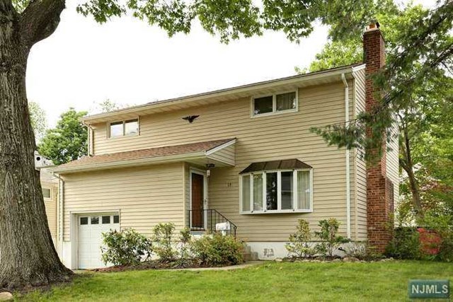 For Sale: 19 Grand Ave Waldwick, NJ 07463