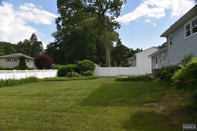For Sale: 58 Evergreen St Waldwick, NJ 07463