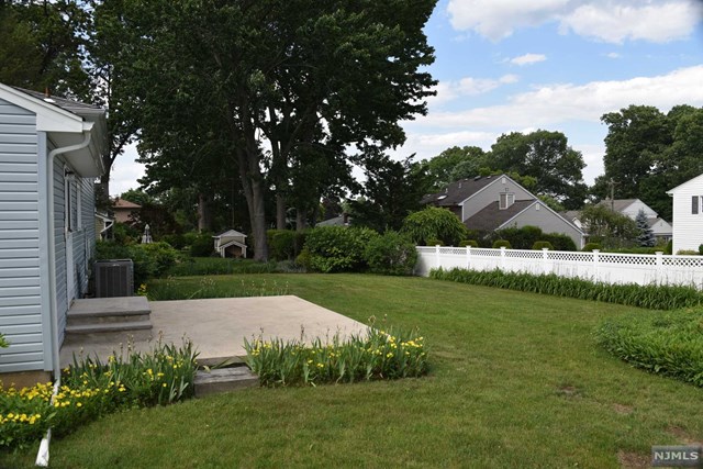 For Sale: 58 Evergreen St Waldwick, NJ 07463