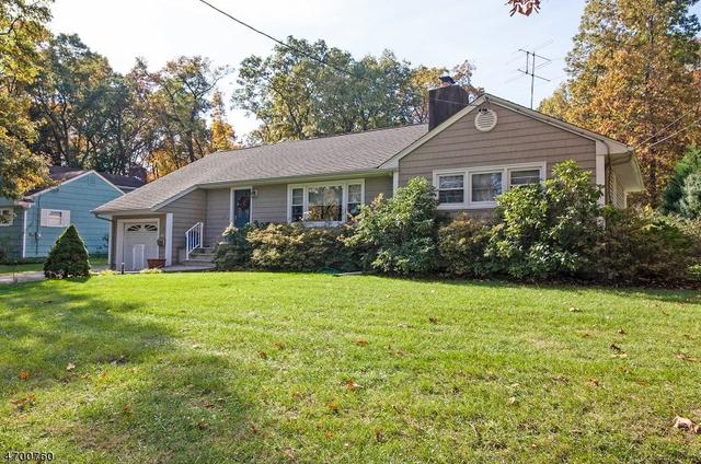 162 Lake Dr E