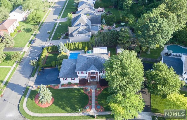 For Sale: 12 Robin Hood Way Wayne, NJ 07470