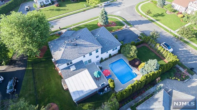 For Sale: 12 Robin Hood Way Wayne, NJ 07470