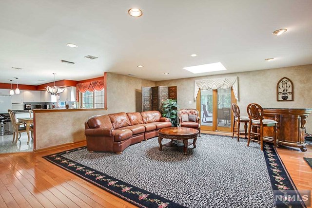 For Sale: 12 Robin Hood Way Wayne, NJ 07470