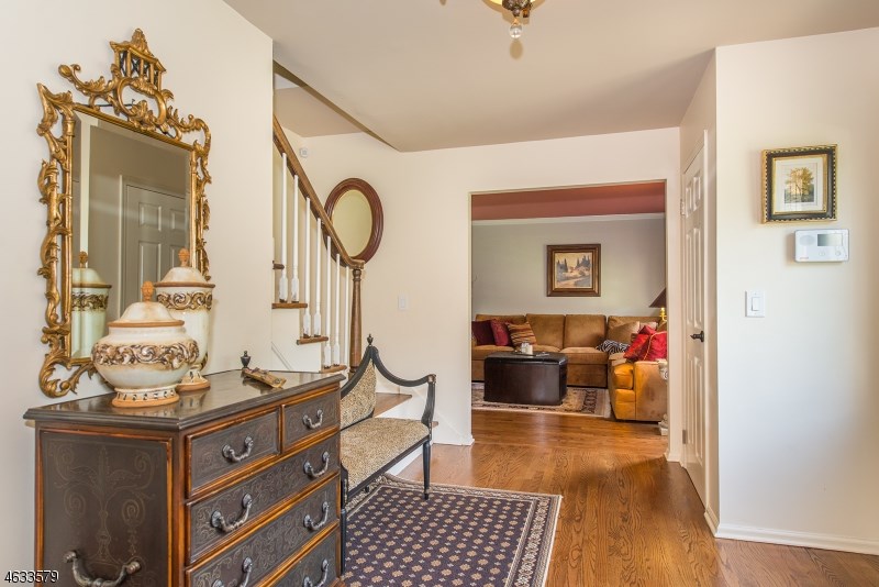 For Sale: 5 Maybrook Ct Wayne, NJ 07470