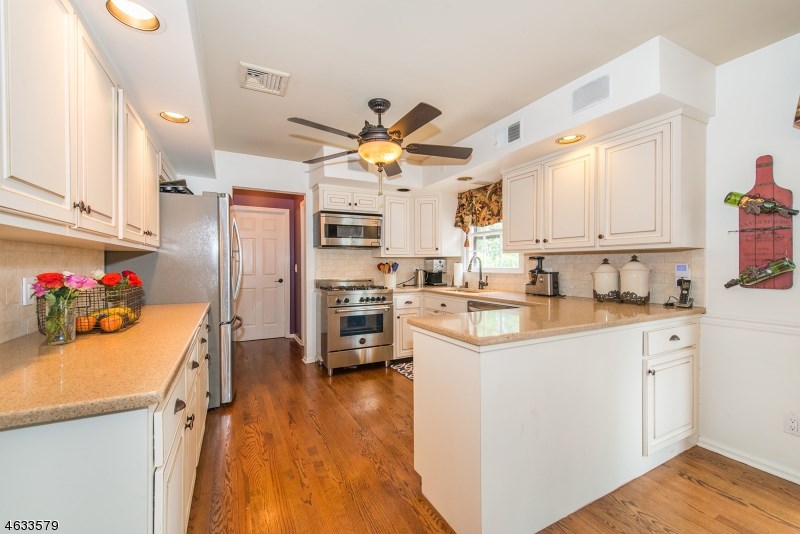For Sale: 5 Maybrook Ct Wayne, NJ 07470