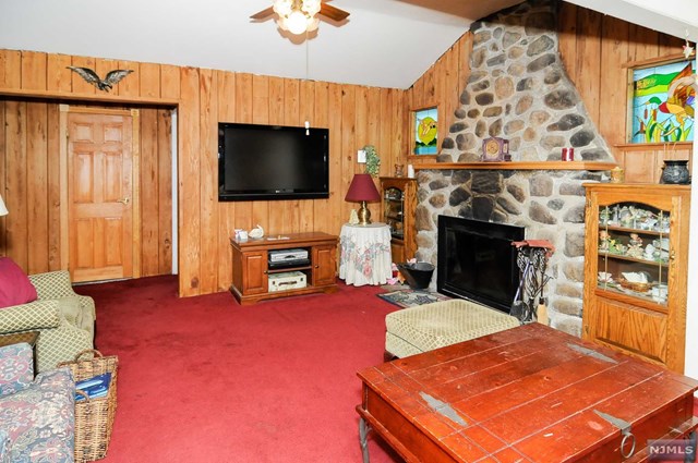 For Sale: 16 Lenape Trl Wayne, NJ 07470