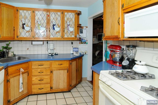 For Sale: 16 Lenape Trl Wayne, NJ 07470