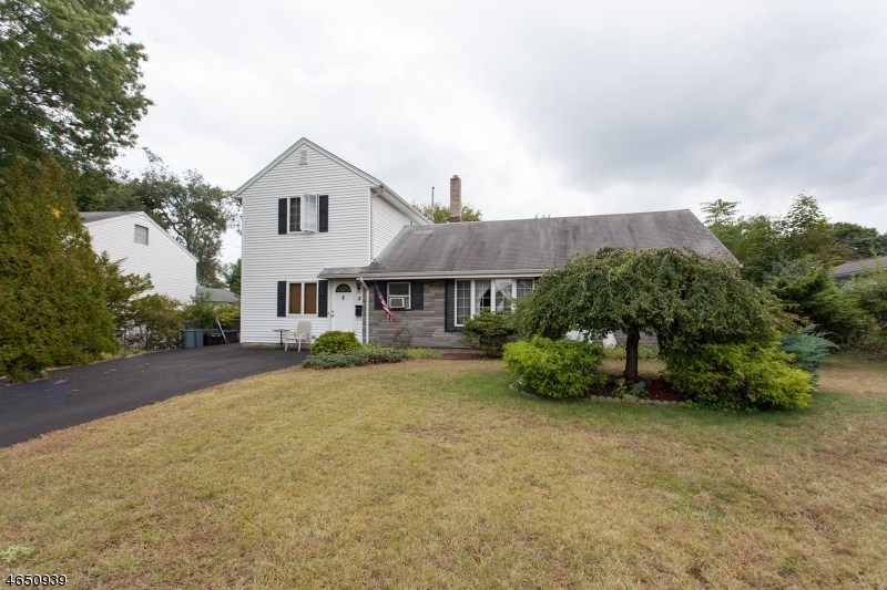 8 Douglas Way