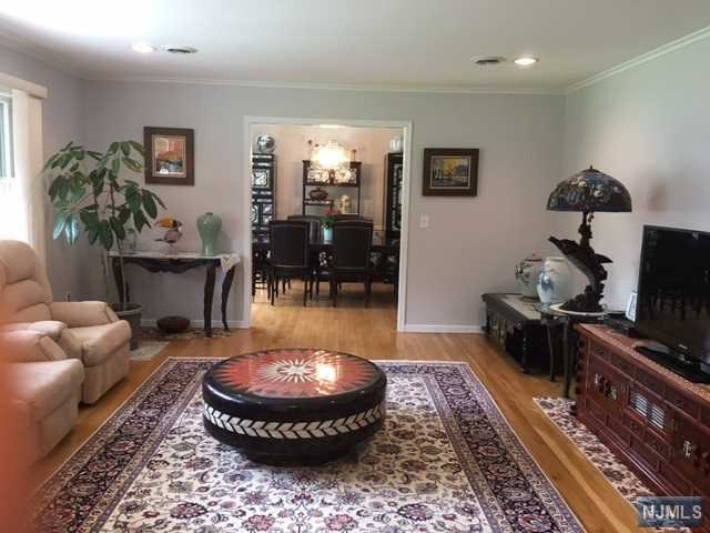 427 Manchester Way, Wyckoff NJ 07481