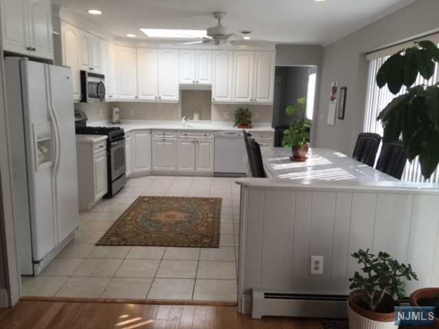 427 Manchester Way, Wyckoff NJ 07481