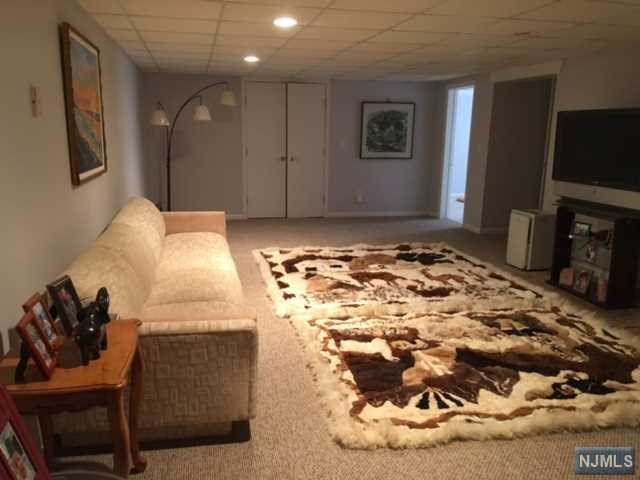 427 Manchester Way, Wyckoff NJ 07481