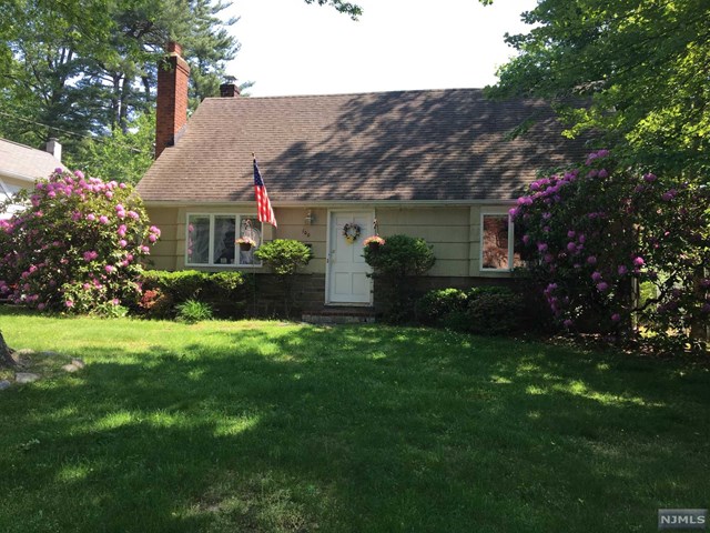 For Sale: 100 Edison St Wyckoff, NJ 07481