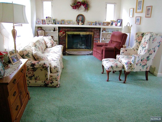 For Sale: 100 Edison St Wyckoff, NJ 07481