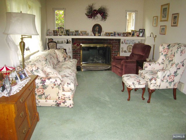 For Sale: 100 Edison St Wyckoff, NJ 07481