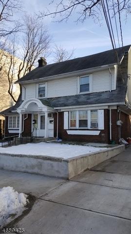 296-298 E 28th St