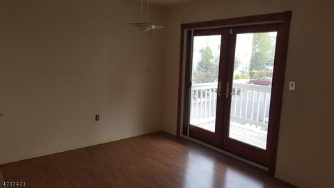 229 New St