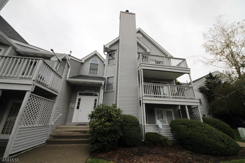 23 Quartz Ln