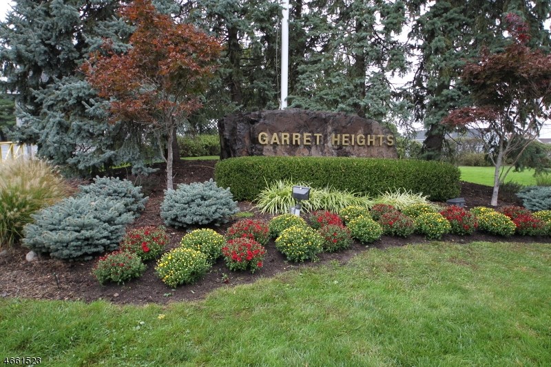 23 Quartz Ln