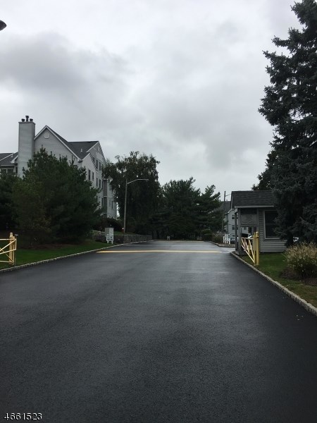 23 Quartz Ln