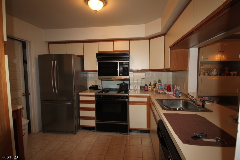 23 Quartz Ln