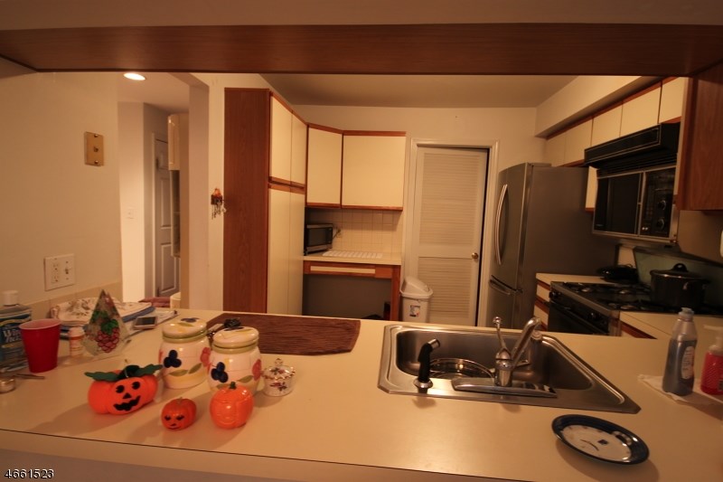 23 Quartz Ln