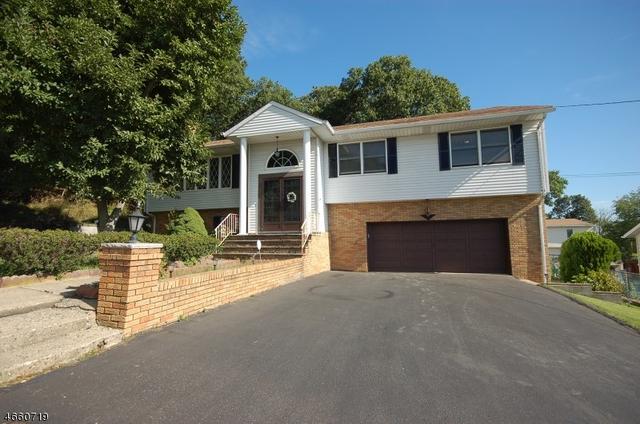 32 Ryerson Ave