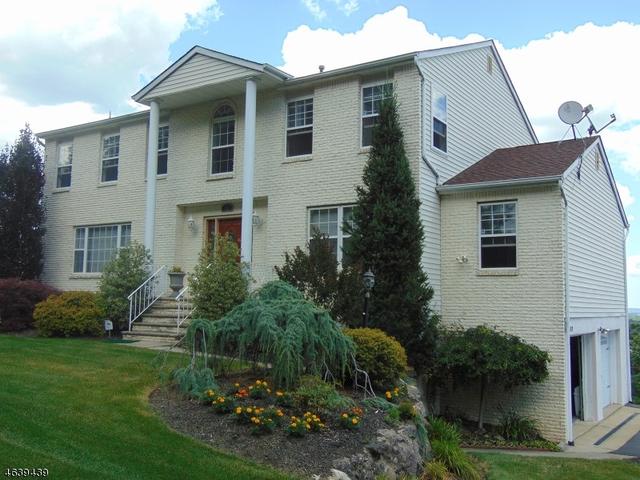 24 Brownstone Ter